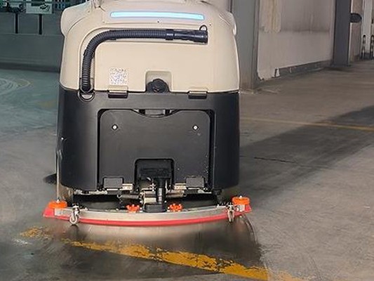 當 AGV 遇上坦力工業(yè)清潔機器人:一場無縫對接的工業(yè)協(xié)作 當 AGV 遇上坦力工業(yè)清潔機器人:一場無縫對接的工業(yè)協(xié)作